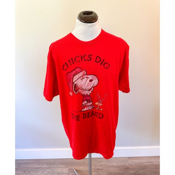 Peanuts Santa Snoopy "Chicks Dig the Beard" Christmas T-Shirt - Picture 2 of 9